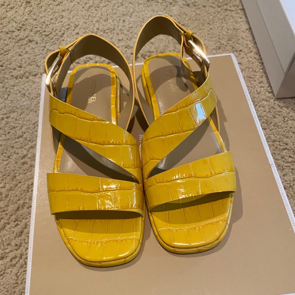 Shoes - Picture 1 of 3